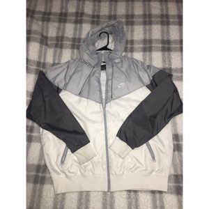 WHITE SPORTS NIKE JACKET